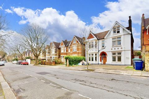 Studio to rent, St. Leonards Road, Ealing, W13