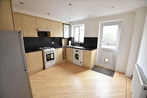 21 Charleston Close, Feltham, TW13 7LJ