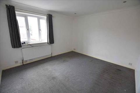 21 Charleston Close, Feltham, TW13 7LJ