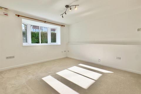 20 Fernleigh Gardens, Wadebridge, PL27 7JL