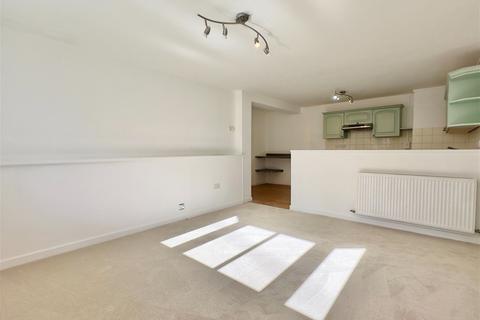 20 Fernleigh Gardens, Wadebridge, PL27 7JL
