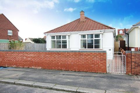 2 bedroom bungalow for sale, Raynes Road, Lee-On-The-Solent, Hampshire, PO13