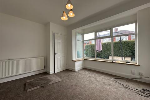 3 bedroom semi-detached house to rent, Fowler Avenue, Manchester, M18 8TT