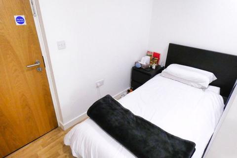 Studio to rent, Keele House, The Midway, Newcastle-under-Lyme