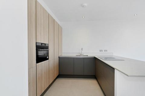 3 bedroom flat to rent, Lamb Court Narrow Street E14