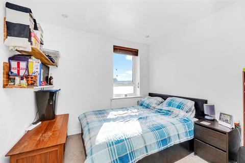 2 bedroom apartment to rent, Caledonian Wharf, E14