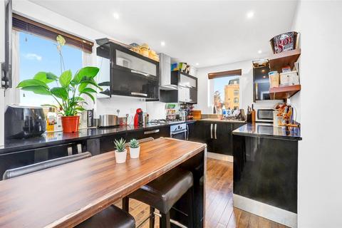 2 bedroom apartment to rent, Caledonian Wharf, E14