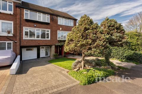 3 bedroom townhouse for sale, Mount Echo Avenue, Chingford, E4