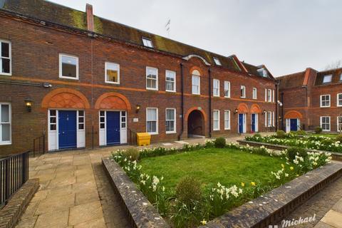 2 bedroom flat for sale, Stamford House, Oxford Road, Aylesbury, Buckinghamshire