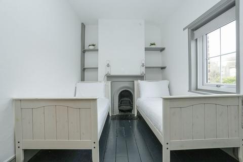 14 Alexandra Road, Broadstairs, CT10 1EP