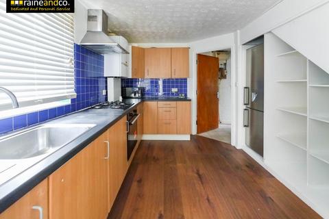 3 bedroom terraced house for sale, Garden Avenue, Hatfield