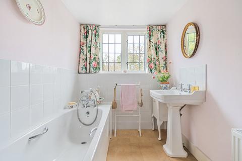 Warrenside Cottage Tompsets Bank, Forest Row, RH18 5LN