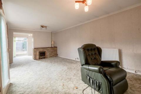 3 bedroom bungalow for sale, Ashridge Close, Rushden, ., NN10 9HS