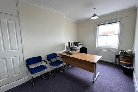 Office to rent, Claremont House, 1 Market Square, Bicester, OX26 6AA