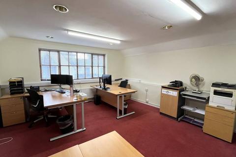 Office to rent, Claremont House, 1 Market Square, Bicester, OX26 6AA