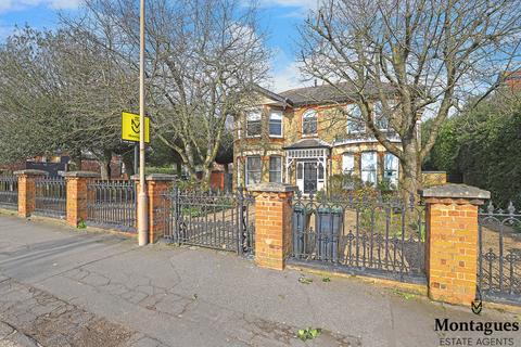 1 bedroom flat for sale, Station Road, Epping, CM16