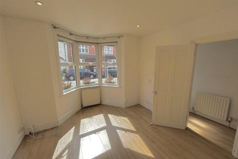 3 bedroom terraced house to rent, Morgan Road, Bromley, BR1