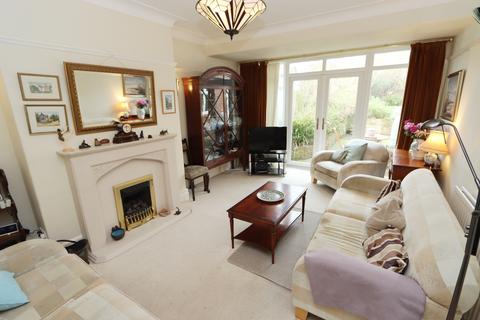 3 bedroom semi-detached house for sale - Monkseaton Drive, Whitley Bay, Tyne & Wear, NE26 1SZ