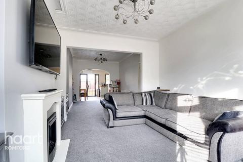 6 Fourth Avenue, Romford, RM7 0UA