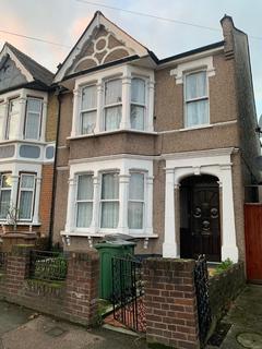6 bedroom terraced house to rent, James Lane, London E10