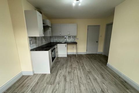 2 bedroom flat to rent - Brighton Road, Purley CR8