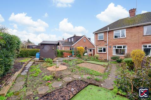 44 Bishops Drive, Northampton, NN2 6QP