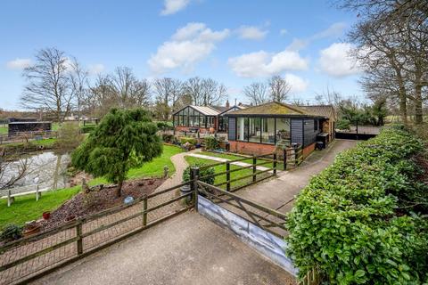 4 bedroom detached bungalow for sale, Writtle