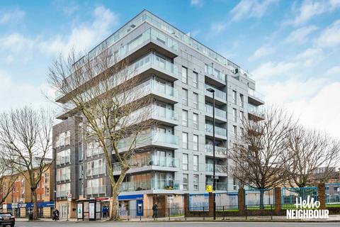 3 bedroom apartment to rent, Theatro Tower, London, SE8