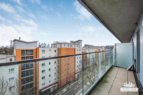 3 bedroom apartment to rent, Theatro Tower, London, SE8