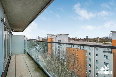 3 bedroom apartment to rent, Theatro Tower, London, SE8