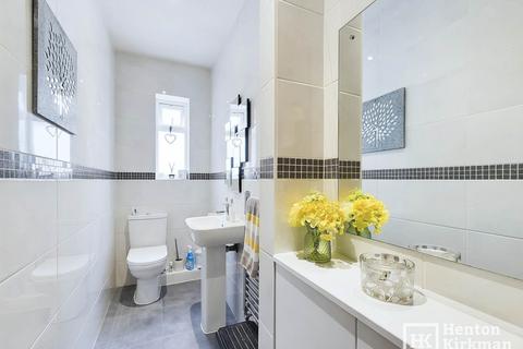 6 Netherpark Drive, Romford, RM2 5RL
