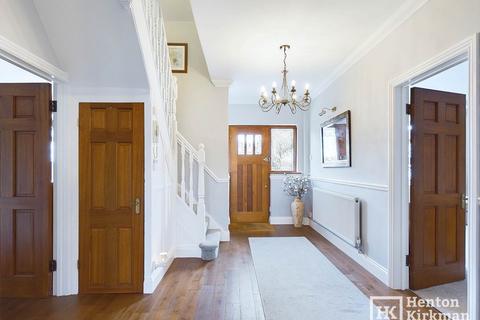 6 Netherpark Drive, Romford, RM2 5RL