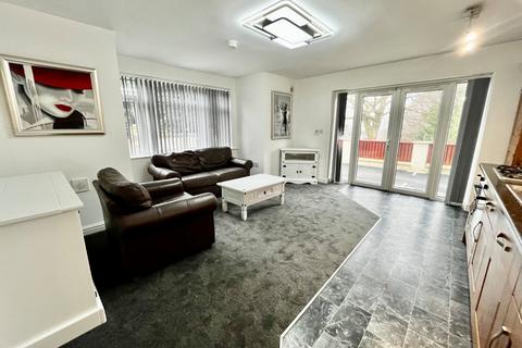 2 bedroom flat to rent - Bingley Road, Saltaire, Shipley, BD18