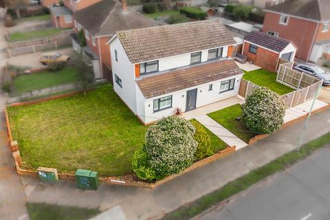 30 Conrad Road, Lowestoft, NR33 8QB