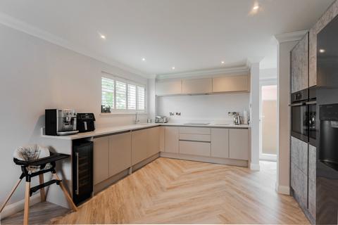 30 Conrad Road, Lowestoft, NR33 8QB