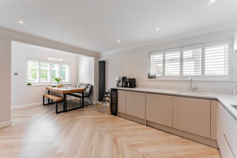 30 Conrad Road, Lowestoft, NR33 8QB