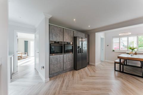 30 Conrad Road, Lowestoft, NR33 8QB