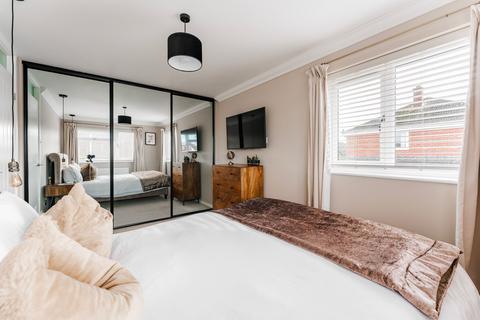 30 Conrad Road, Lowestoft, NR33 8QB