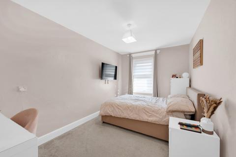 19 Lions Close, London, SE9 4HG