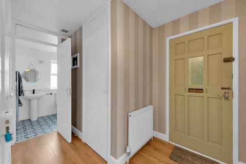 19 Lions Close, London, SE9 4HG
