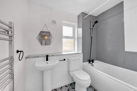 19 Lions Close, London, SE9 4HG