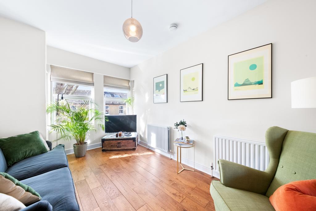 Half Acre Road, Hanwell, W7 2 bed apartment for sale £425,000