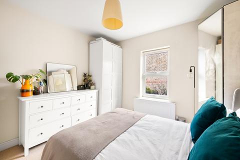 17a Half Acre Road, London, W7 3JH