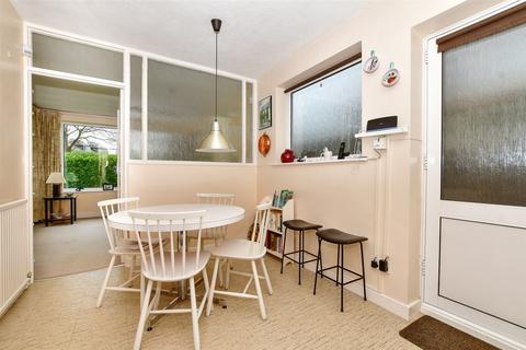 16 Ewhurst Avenue, South Croydon, CR2 0DG