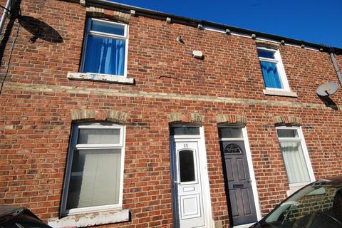 2 bedroom terraced house to rent, Young Street, Gilesgate, Durham, DH1