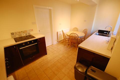 2 bedroom terraced house to rent, Young Street, Gilesgate, Durham, DH1