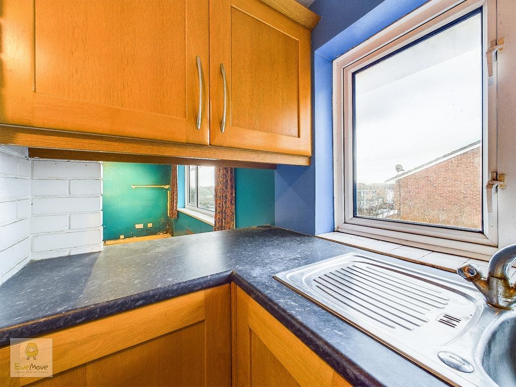 Kitchen Onto Lounge