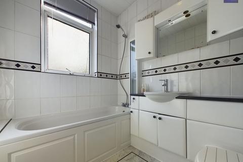 12 Chadfield Road, Blackpool, FY1 5NS