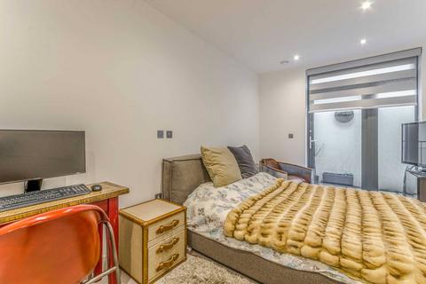 2 bedroom flat for sale, Paton Street, Clerkenwell, London, EC1V