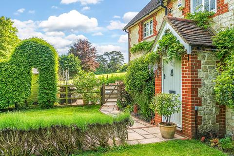 4 bedroom cottage for sale, Stairs Hill, Empshott, GU33